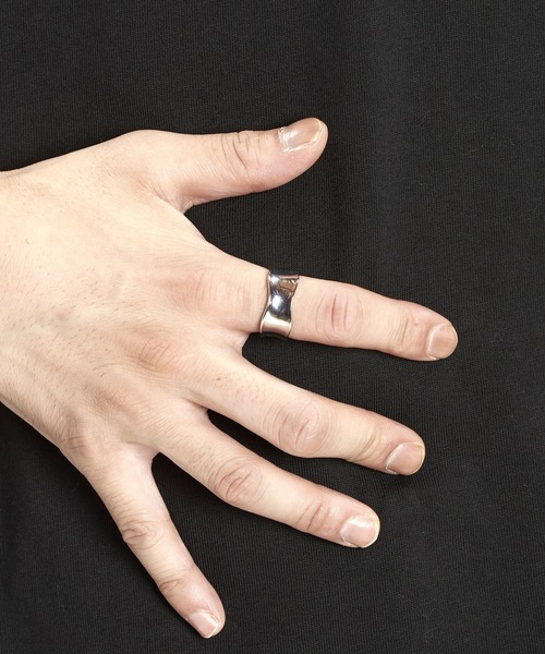 NO ID.（ノーアイディ）の「【NO ID.】Distortion Ring / ディストーション リング（ネックレス・メンズ・シルバー・ONE SIZE）」の15枚目の写真
