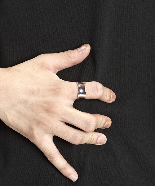 NO ID.（ノーアイディ）の「【NO ID.】Distortion Ring / ディストーション リング（ネックレス・メンズ・シルバー・ONE SIZE）」の17枚目の写真