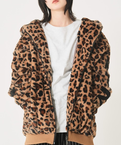 CORISCO（コリスコ）の「バックロゴファーブルゾン(M1)（ブルゾン・メンズ・ベージュ/ホワイト/ブラック系1/レオパード/ブラック系3/グレー系その他/シルバー/ブラック系2・MEDIUM/LARGE/X-LARGE）」の8枚目の写真