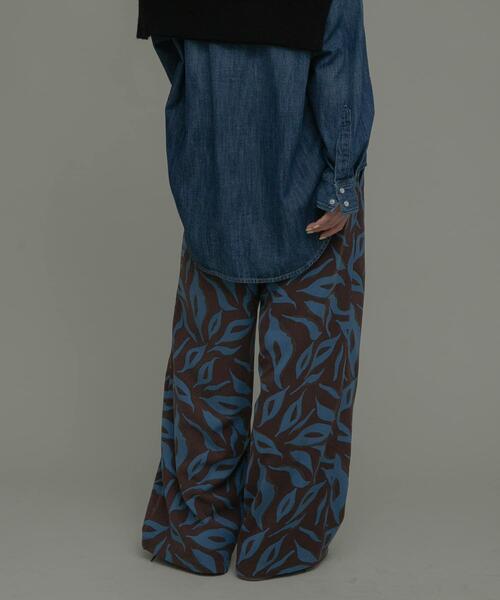 URBAN RESEARCH Sonny Label（アーバンリサーチサニーレーベル）の「ニュアンスプリントイージーパンツ（その他パンツ・レディース・チャコールグレー/ベージュ/ブラウン・FREE）」の20枚目の写真