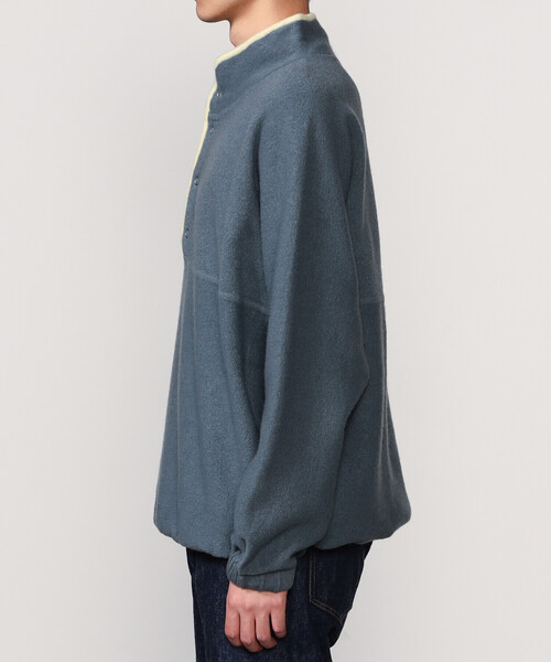 RYE TENDER（ライテンダー）の「RYE TENDER | 〈別注〉 ハーフボタン プルオーバー MEN（ニット/セーター・メンズ・ブルー/パープル・1/2）」の6枚目の写真