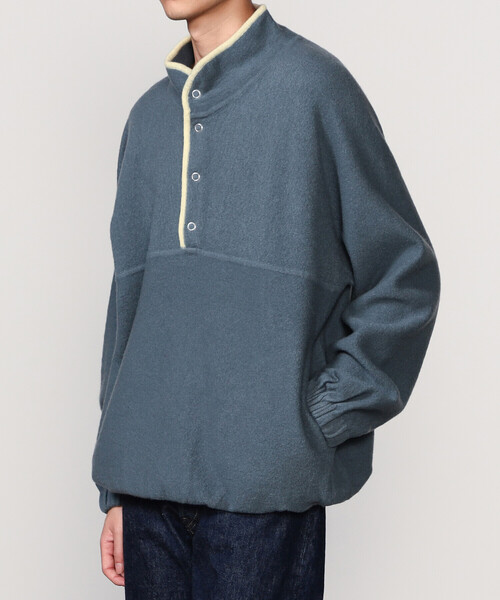 RYE TENDER（ライテンダー）の「RYE TENDER | 〈別注〉 ハーフボタン プルオーバー MEN（ニット/セーター・メンズ・ブルー/パープル・1/2）」の4枚目の写真