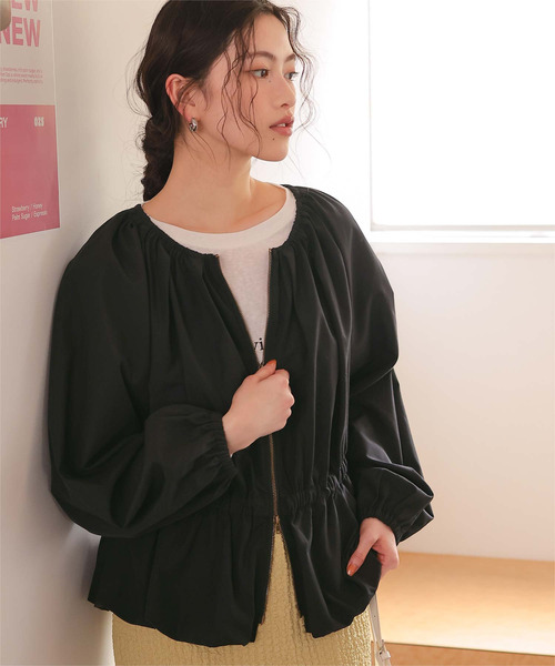 titivate（ティティベイト）の「ペプラムギャザーボリュームブルゾン（ブルゾン・レディース・ライトベージュ/ブラック/ベージュ/ピンク・M/L）」の12枚目の写真