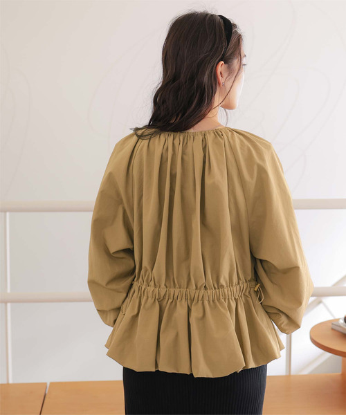 titivate（ティティベイト）の「ペプラムギャザーボリュームブルゾン（ブルゾン・レディース・ライトベージュ/ブラック/ベージュ/ピンク・M/L）」の17枚目の写真