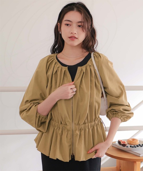 titivate（ティティベイト）の「ペプラムギャザーボリュームブルゾン（ブルゾン・レディース・ライトベージュ/ブラック/ベージュ/ピンク・M/L）」の5枚目の写真