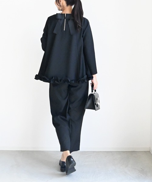 Neige(ネージュ)の「2wayサロペットフリルポケットパンツ(サロペット/オーバーオール・レディース・ブラック・ONE SIZE)」の5枚目の写真