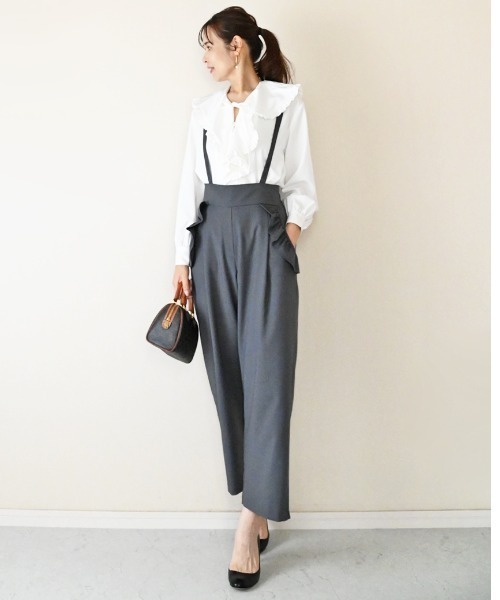 Neige(ネージュ)の「2wayサロペットフリルポケットパンツ(サロペット/オーバーオール・レディース・ブラック・ONE SIZE)」の9枚目の写真
