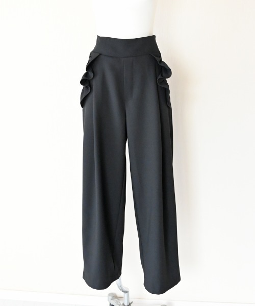 Neige(ネージュ)の「2wayサロペットフリルポケットパンツ(サロペット/オーバーオール・レディース・ブラック・ONE SIZE)」の13枚目の写真