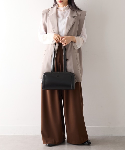 Beau're(ヴュレ)の「【BEAURE】カウレザー ロングハンドルボストンバッグ B-26137(ボストンバッグ・レディース・ベージュ/ライトグリーン/ブラック/ブラウン・FREE)」の9枚目の写真