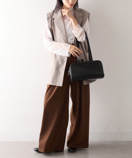 Beau're(ヴュレ)の「【BEAURE】カウレザー ロングハンドルボストンバッグ B-26137(ボストンバッグ・レディース・ベージュ/ライトグリーン/ブラック/ブラウン・FREE)」の10枚目の写真