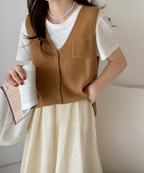 Miniministore（ミニミニストア）の「Vネックニットベスト ニットジレ 重ね着（ベスト・レディース・キャメル/ベージュ/ブラック/カーキ/アイボリー/グレー/ブラウン・FREE）」の8枚目の写真