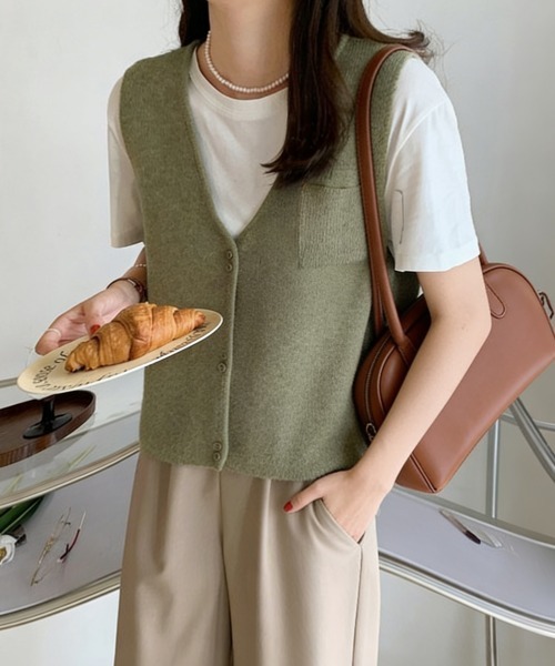 Miniministore（ミニミニストア）の「Vネックニットベスト ニットジレ 重ね着（ベスト・レディース・キャメル/ベージュ/ブラック/カーキ/アイボリー/グレー/ブラウン・FREE）」の16枚目の写真