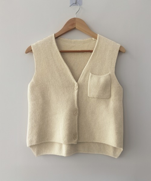 Miniministore（ミニミニストア）の「Vネックニットベスト ニットジレ 重ね着（ベスト・レディース・キャメル/ベージュ/ブラック/カーキ/アイボリー/グレー/ブラウン・FREE）」の22枚目の写真