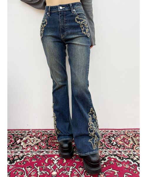 EVRIS（エヴリス）の「ウエスタンデザインフレアデニムパンツ（デニムパンツ・レディース・インディゴブルー/ライトブルー・SMALL/MEDIUM）」の2枚目の写真