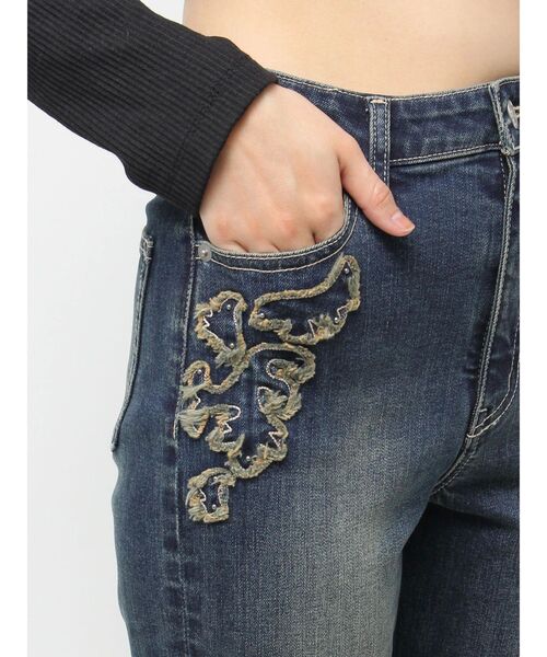 EVRIS（エヴリス）の「ウエスタンデザインフレアデニムパンツ（デニムパンツ・レディース・インディゴブルー/ライトブルー・SMALL/MEDIUM）」の11枚目の写真