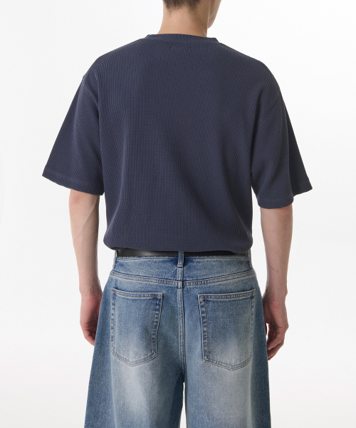 MUSINSA STANDARD（ムシンサスタンダード）の「ワッフルリラックスドクルーネックTシャツ[ネイビー]（Tシャツ/カットソー・メンズ・その他・SMALL/MEDIUM/LARGE/X-LARGE/XX-LARGE）」の2枚目の写真