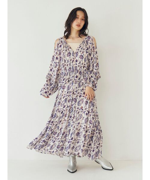 Ungrid（アングリッド）の「エスニックフラワーボリュームワンピース（ワンピース・レディース・オフホワイト/ブルー・FREE）」の7枚目の写真