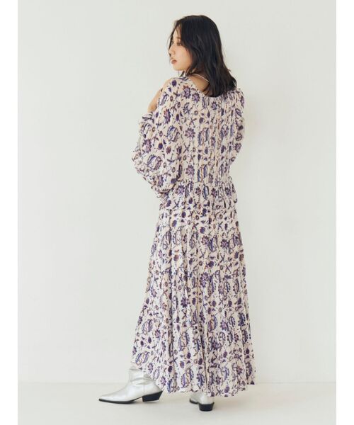 Ungrid（アングリッド）の「エスニックフラワーボリュームワンピース（ワンピース・レディース・オフホワイト/ブルー・FREE）」の8枚目の写真