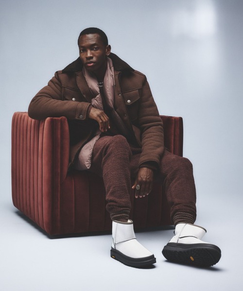 UGG(アグ)の「CLASSIC MINI REFLECTIVE 1171110-SRFL(ブーツ・メンズ・シルバー・7/8/9/10/11)」の6枚目の写真