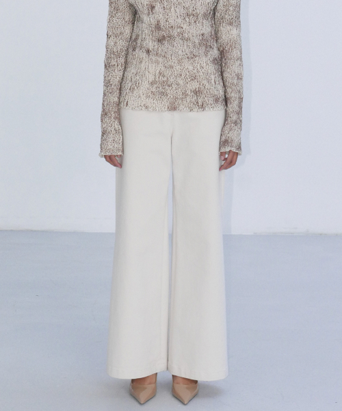 EN OR(エンオール)の「BIZO DETAIL FLARE PANTS - CREAM(その他パンツ・レディース・その他・SMALL/MEDIUM)」の1枚目の写真