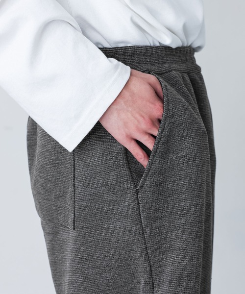 MDR(エムディアール)の「マイクロチェックバレルレッグパンツ(その他パンツ・メンズ・グレー/ブラック・M/L)」の21枚目の写真