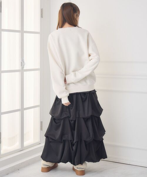 ems excite（エムズエキサイト）の「ロゴ刺繍BIGトレーナー（スウェット・レディース・ダークグレー・FREE）」の4枚目の写真