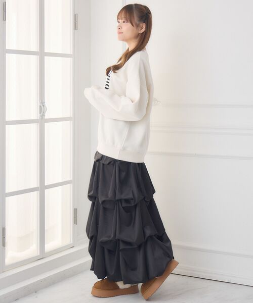 ems excite（エムズエキサイト）の「ロゴ刺繍BIGトレーナー（スウェット・レディース・ダークグレー・FREE）」の5枚目の写真