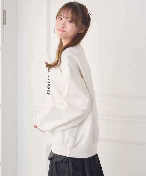 ems excite（エムズエキサイト）の「ロゴ刺繍BIGトレーナー（スウェット・レディース・ダークグレー・FREE）」の9枚目の写真