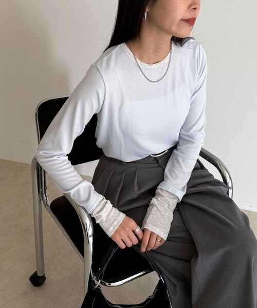 fredy emue（フレディエミュ）の「シアーリブレイヤードロンTシャツ（Tシャツ/カットソー・レディース・サックスブルー/ライトグレー/イエロー/オフホワイト/ブラック/ベビーピンク・38）」の4枚目の写真