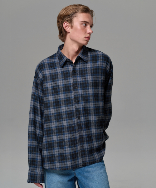 ERA(エラ)の「UNISEX VINTAGE CHECK SHIRT - BLUE GRAY(シャツ/ブラウス・レディース・ブルー・SMALL/MEDIUM)」の12枚目の写真