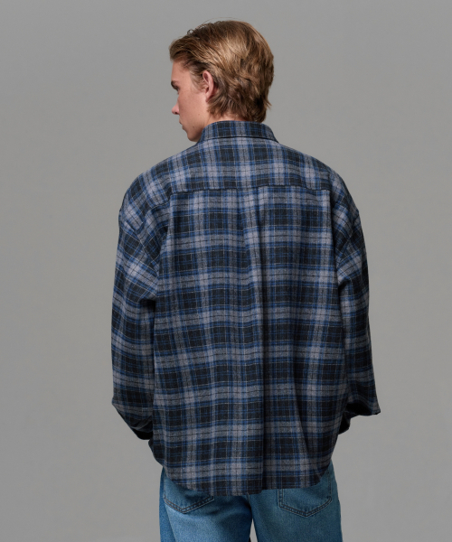 ERA(エラ)の「UNISEX VINTAGE CHECK SHIRT - BLUE GRAY(シャツ/ブラウス・レディース・ブルー・SMALL/MEDIUM)」の13枚目の写真