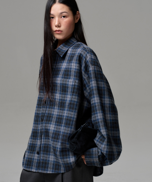 ERA(エラ)の「UNISEX VINTAGE CHECK SHIRT - BLUE GRAY(シャツ/ブラウス・レディース・ブルー・SMALL/MEDIUM)」の15枚目の写真