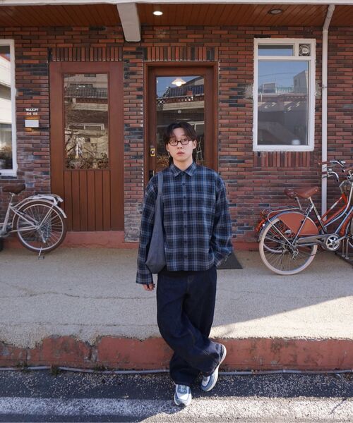 ERA(エラ)の「UNISEX VINTAGE CHECK SHIRT - BLUE GRAY(シャツ/ブラウス・レディース・ブルー・SMALL/MEDIUM)」の2枚目の写真