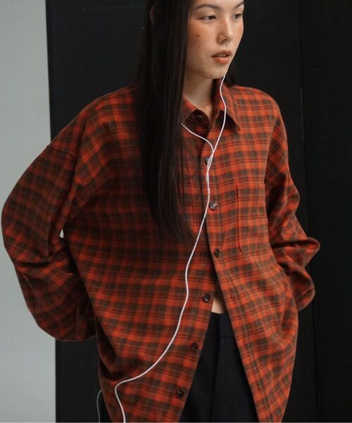 ERA(エラ)の「UNISEX VINTAGE CHECK SHIRT - BLUE GRAY(シャツ/ブラウス・レディース・ブルー・SMALL/MEDIUM)」の5枚目の写真