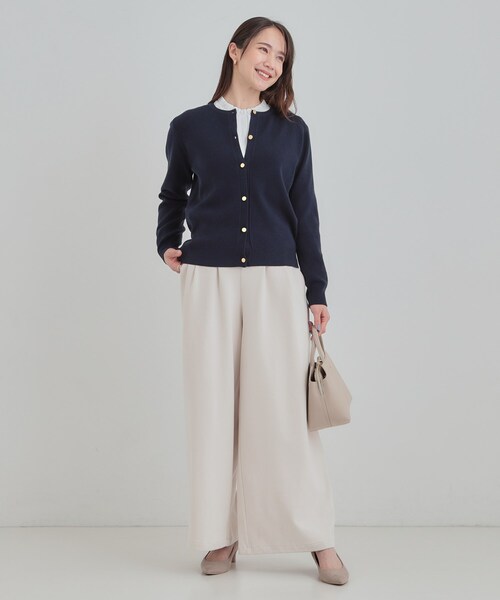 SHOO・LA・RUE（シューラルー）の「【洗濯機可/S-LL】すっきり見えでやわらかタッチな クルーネックカーディガン（カーディガン/ボレロ・レディース・ネイビー/ベビーピンク/グレー・01/02/03/04）」の5枚目の写真