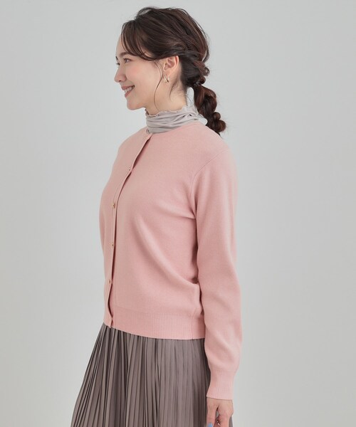 SHOO・LA・RUE（シューラルー）の「【洗濯機可/S-LL】すっきり見えでやわらかタッチな クルーネックカーディガン（カーディガン/ボレロ・レディース・ネイビー/ベビーピンク/グレー・01/02/03/04）」の8枚目の写真