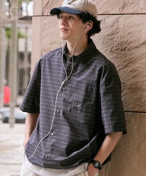 HECT(ヘクト)の「【HECT】Box Silhouette Logo Drawstring S/S Shirt / ボックスシルエット ロゴ刺繍 ドロスト レギュラーカラー 半袖シャツ<速乾>(シャツ/ブラウス・メンズ・ネイビー系/ブルー/グレー系/ブルー系/ブラック系/ネイビー/ホワイト・S/L/M)」の2枚目の写真