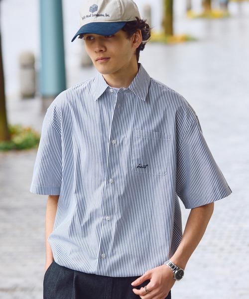 HECT(ヘクト)の「【HECT】Box Silhouette Logo Drawstring S/S Shirt / ボックスシルエット ロゴ刺繍 ドロスト レギュラーカラー 半袖シャツ<速乾>(シャツ/ブラウス・メンズ・ネイビー系/ブルー/グレー系/ブルー系/ブラック系/ネイビー/ホワイト・S/L/M)」の3枚目の写真