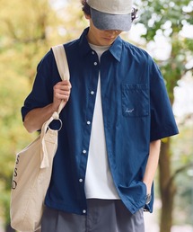 HECT（ヘクト）の「【HECT】Box Silhouette Logo Drawstring S S Shirt   ボックスシルエット ロゴ刺繍 ドロスト レギュラーカラー 半袖シャツ<速乾>（シャツ/ブラウス）」