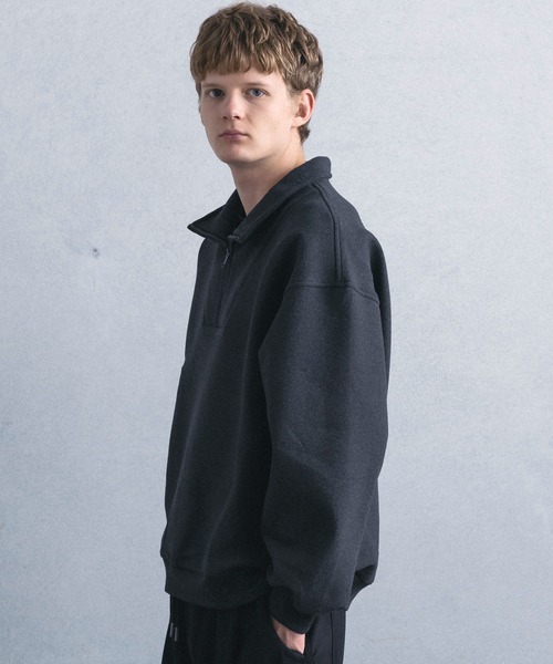 +phenix（プラスフェニックス）の「【WEB・直営店限定】+phenix(プラスフェニックス)HALF-ZIP TRACK TOP ハーフジップ トラック トップ（スウェット・メンズ・ダークグレー・M/L）」の3枚目の写真