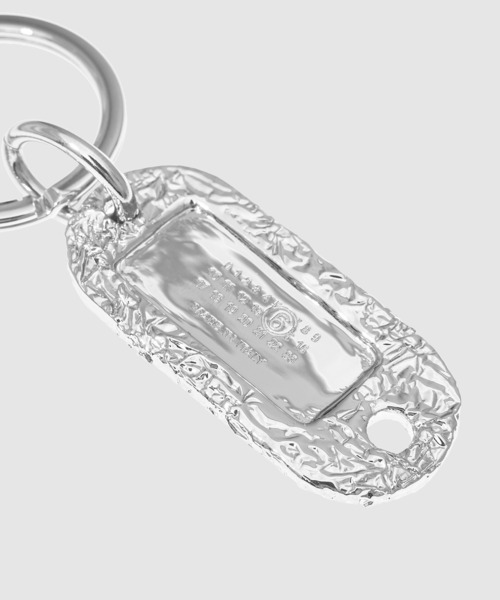 MM6 Maison Margiela(エムエムシックス メゾン マルジェラ)の「KEYRING SILVER FOIL(キーホルダー・レディース・その他・UNI)」の3枚目の写真