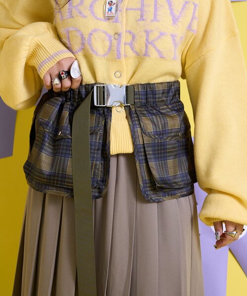 CIAOPANIC（チャオパニック）の「【Me＋Me/ミープラスミー】マルチウェイポケット付プリーツスカート（スカート・レディース・グレー/ブラック・ONE SIZE）」の15枚目の写真