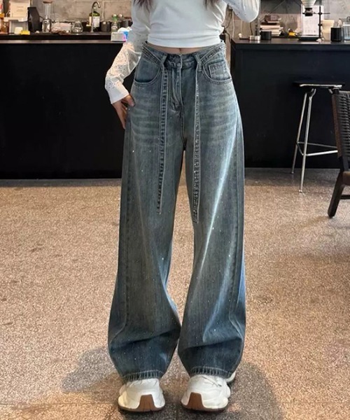 LAC-VERT(ラック・ヴェール)の「ラインストーンストレートデニムパンツ(デニムパンツ・レディース・ブラック/ブルー・MEDIUM/LARGE)」の1枚目の写真