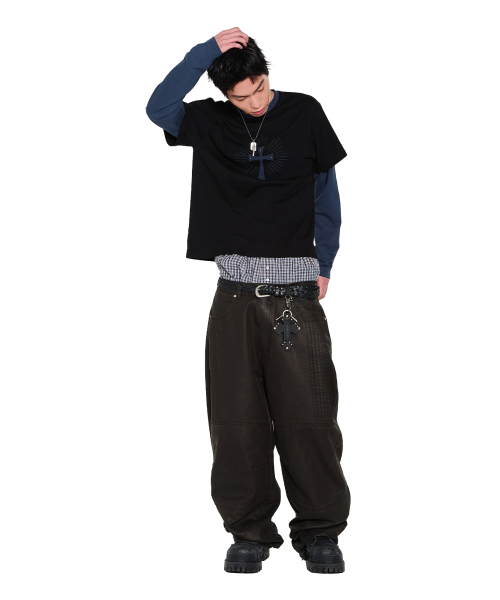 AAKAM（アーカム）の「Knee Panel Washed Leather Pants (Black)（その他パンツ・レディース・その他・2/1）」の4枚目の写真