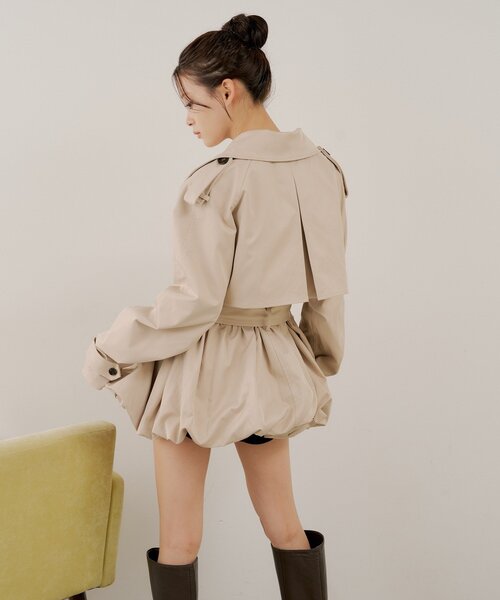 Chico(チコ)の「【SALON by Chico】バルーンミディトレンチコート(トレンチコート・レディース・ブラック/キャメル/ベージュ/ブルー・FREE)」の8枚目の写真