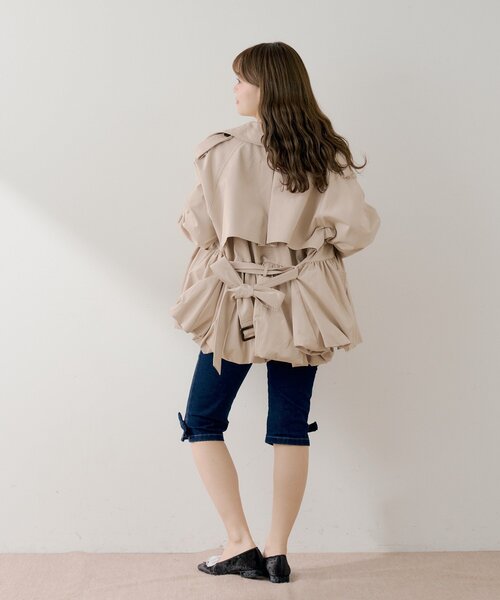 Chico(チコ)の「【SALON by Chico】バルーンミディトレンチコート(トレンチコート・レディース・ブラック/キャメル/ベージュ/ブルー・FREE)」の13枚目の写真