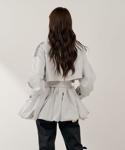 Chico(チコ)の「【SALON by Chico】バルーンミディトレンチコート(トレンチコート・レディース・ブラック/キャメル/ベージュ/ブルー・FREE)」の21枚目の写真