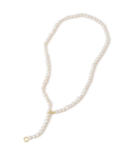 ADAM ET ROPE'(アダムエロペ)の「【EO for ADAM ET ROPE'】Pearl Necklace with Gold Hook(ネックレス・レディース・ホワイト・FREE)」の2枚目の写真