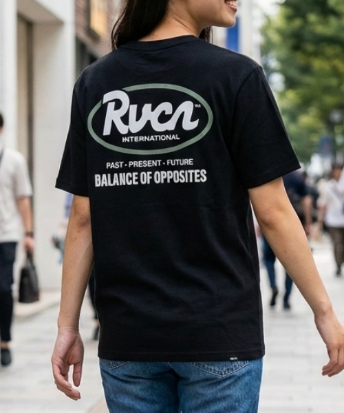RVCA(ルーカ)の「【RVCA/ルーカ】 RANCH SCRIPT SS/バックプリント オーバルロゴ 半袖Tシャツ(Tシャツ/カットソー・レディース・ブラック/ホワイト・LARGE/SMALL)」の2枚目の写真