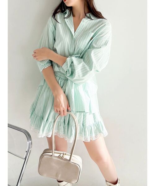 dazzlin（ダズリン）の「バックリボンオーバーシャツ（シャツ/ブラウス・レディース・ミント/ブルー/オフホワイト/ブラウン・FREE）」の3枚目の写真